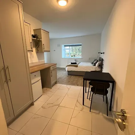 דירה 5 Bed Sleeps 5 Blackhall קילדייר