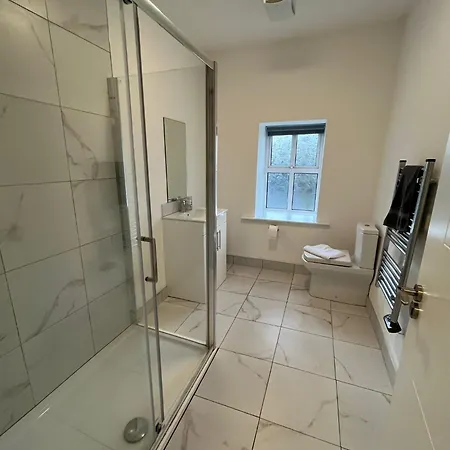 5 Bed Sleeps 5 Blackhall Apartman *