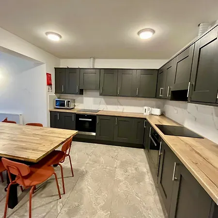 5 Bed Sleeps 5 Blackhall קילדייר